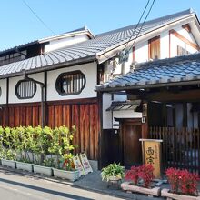 小ぶりだが、きれいなお寺だ