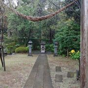 猫神神社は仙巌園のなかにありました。