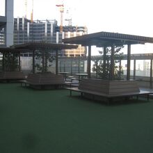 こういう場所で休憩したいですが、冬は寒いです。