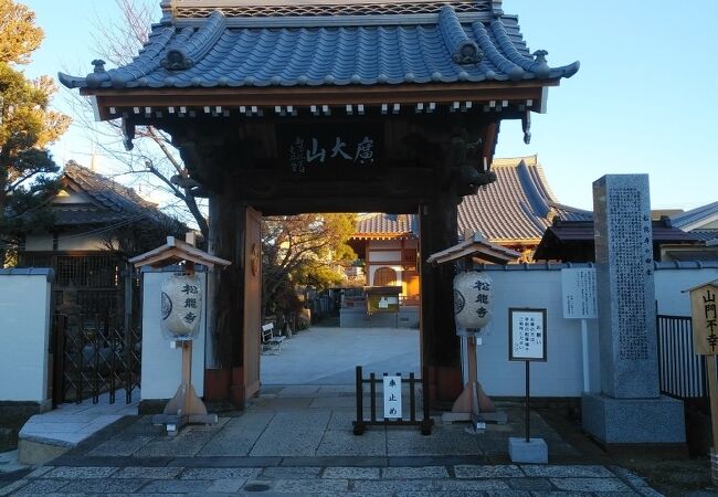 参道のある江戸時代初期の寺院