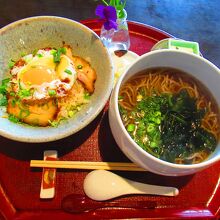 焼き豚玉子丼セット　￥1,300