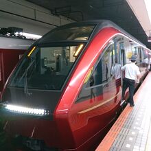 この線を走る特急ひのとり