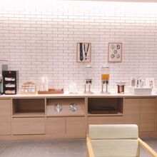 一階のラウンジ