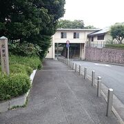 池上本門寺の大堂の裏側の坂道