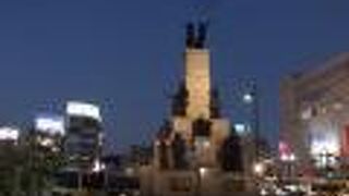 鹿児島中央駅の東側にあるモニュメントです。