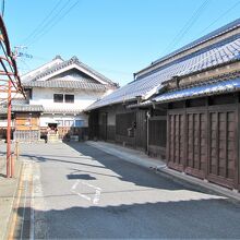 周囲に溶け込んでます