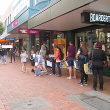 行列が出来ていたので、何だろうと思ったら…、