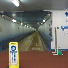 関門トンネル人道の水平部分入口(門司側)