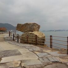 夕日尾道沿いにはこのようなモニュメント？もあります。