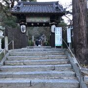 筑紫野市の天拝山麓にある九州最古のお寺です。