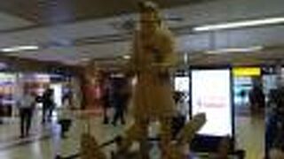 アイヌ長老の像