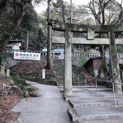 九州最古の寺、武蔵寺の境内の横にあります。