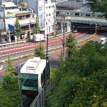 無料で楽しめる小さなモノレール「アスカルゴ」