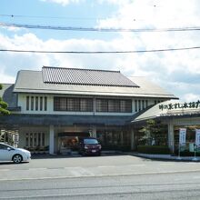 国道沿いなので判り易い