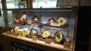 八時前の時間でしたが、混み合っていました。