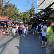 いろんな市場に行きましたが、こちらをお勧めします。