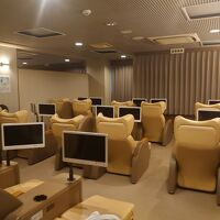 2回ではこのようなリラックスルームがあります。漫画も豊富です