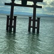 琵琶湖に鳥居