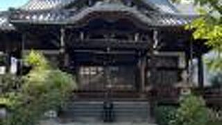 大手筋商店街から少し奥まったところにあります。