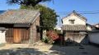 本居宣長が愛でた松が残る