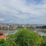 美しい町と川の眺め
