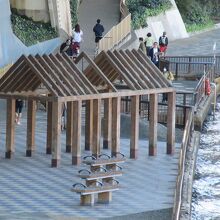 橋のたもとに「隅田川テラス」があります