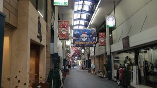 懐かしい雰囲気の残る商店街