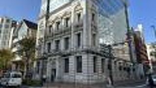 ファサード保存されたビル