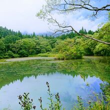 御鹿池と黒姫山
