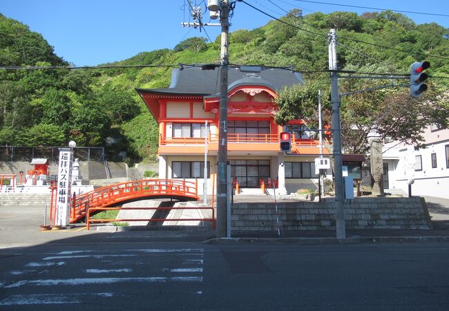 赤い欄干橋がステキです