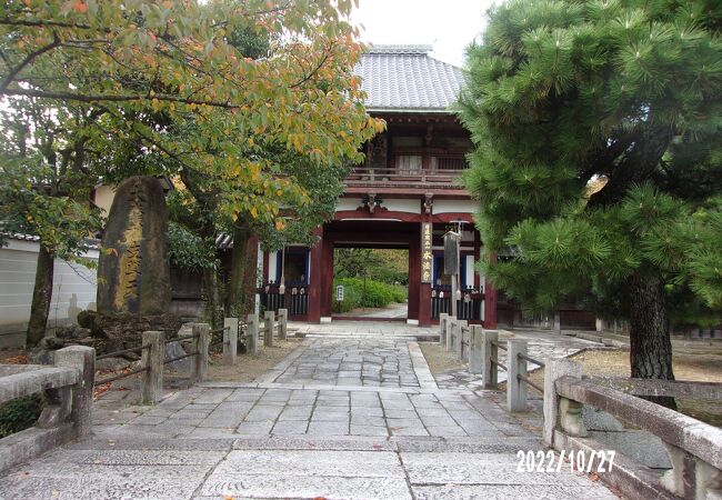 再建を繰り返した寺です。