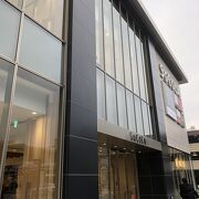 阪急塚口駅前の新ショッピングスポット。