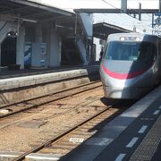 松山駅と岡山駅を結ぶ