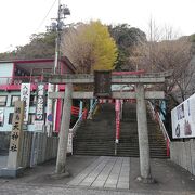 眉山麓の神社