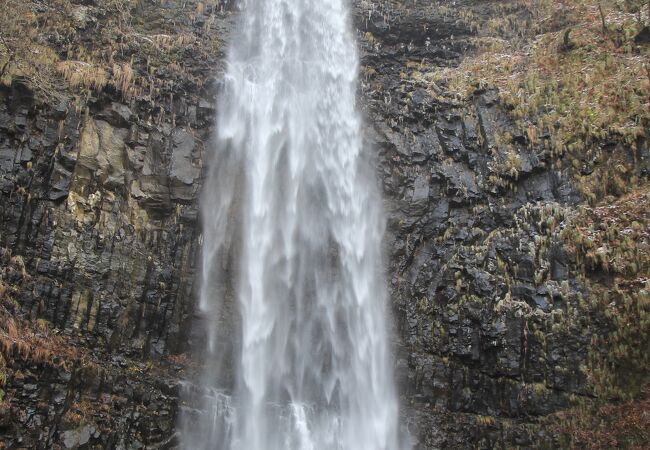 山形県随一の直瀑