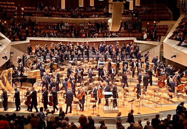 ベルリンドイツオペラ パンフ 最高の swim.main.jp