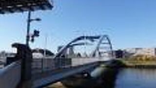 1989年に架橋された荒川区南千住と墨田区堤通を結ぶ橋