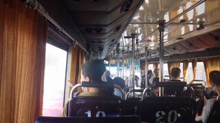 エアコンバスの536番で「バンコク北バスターミナル(モーチットマイ)」に