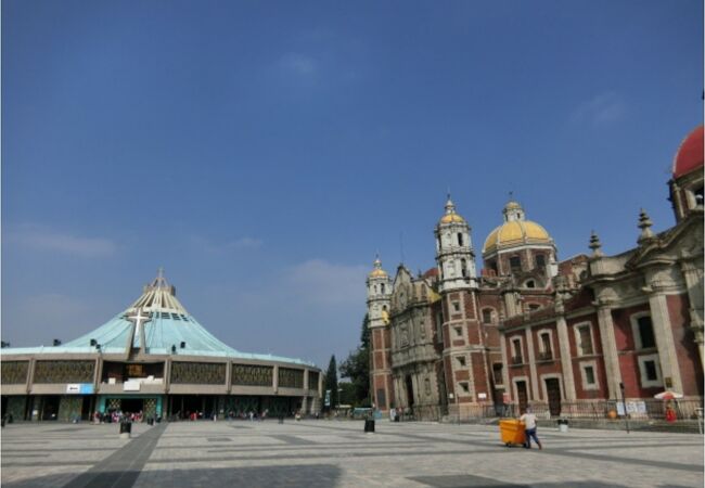 マリアナ広場 (グアダルーペ寺院)