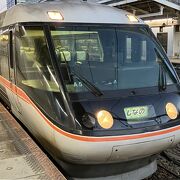 名古屋と長野を結ぶJR中央線の特急