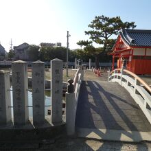 百舌鳥八幡宮放生池と市杵島社