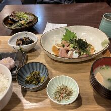 ゴマサバ定食にナス味噌ハーフ