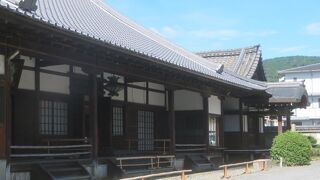 豊国神社の裏にあります