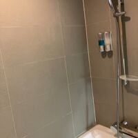 湯舟はありますが、シャワールームは独立していません。