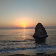 二つあった島は東日本大震災で一つになってしまったそうです