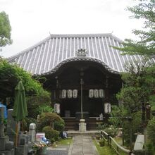 静かな佇まいです