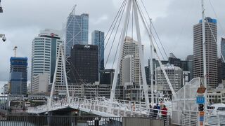 ヴァイアダクト・ハーバーからウィンヤード・クウォーターへ行く時に通る跳ね橋