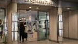 多くのテナント 