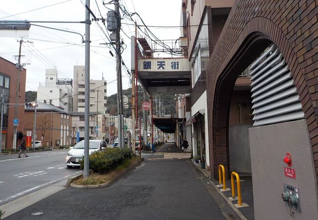 門司港の繁栄した時代は大変賑わっていた商店街だったんでしょうね。