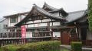 八坂の塔の近くです